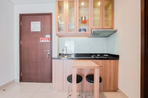 Apartment, 1 Bedroom | Private kitchen
