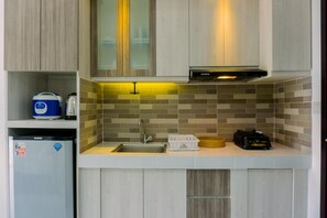 Studio | Private kitchen - Elegant And Nice Studio Casa De Parco Apartment Near Ice Bsd (Pagedangan)
