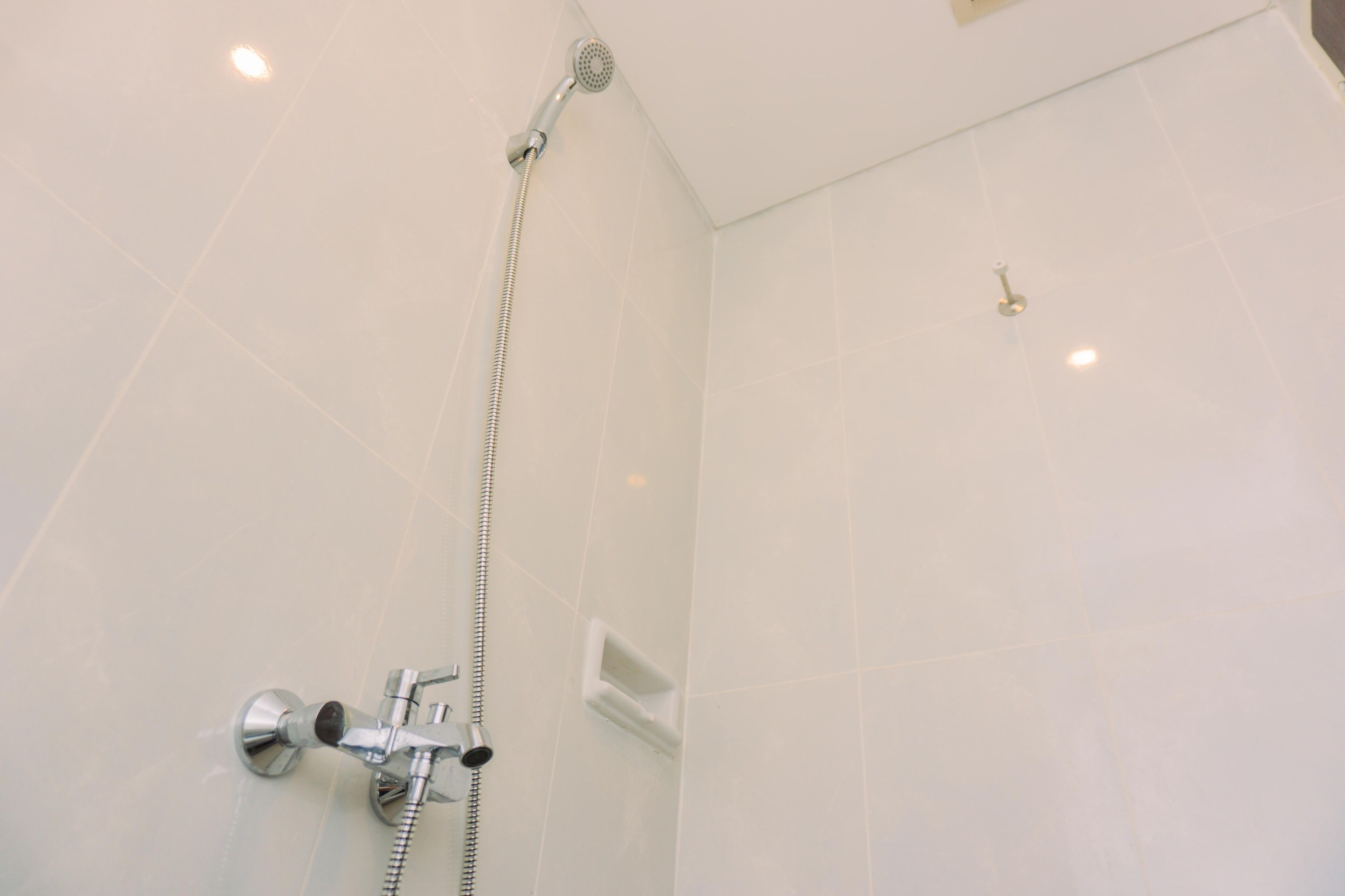 Studio | Bathroom | Shower, free toiletries, towels