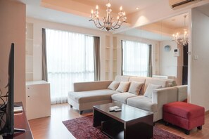Living area - Stunning And Comfortable 3Br Apartment Casa Grande Residence (Jakarta)