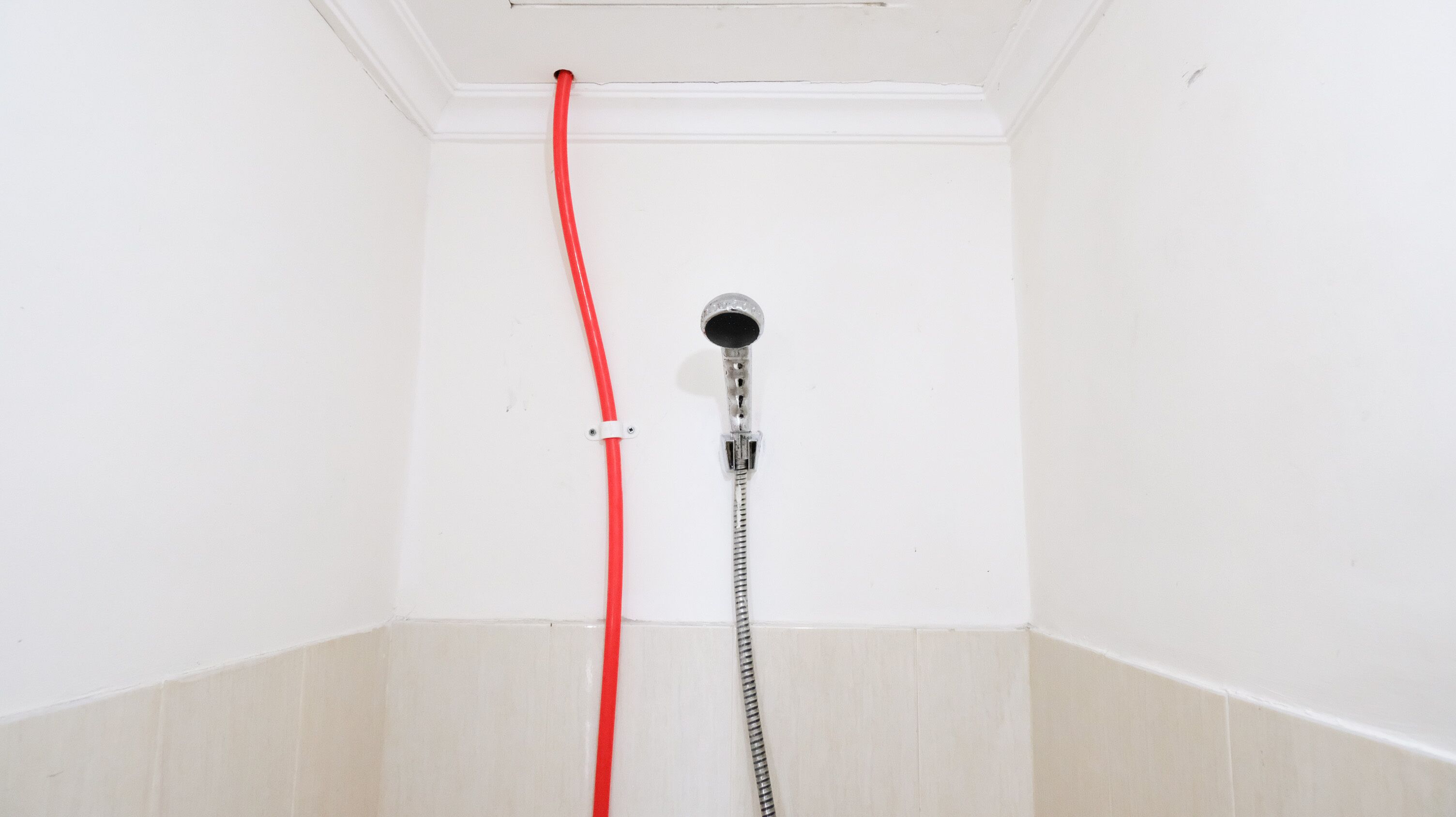 Studio | Kylpyhuone | Suihku, ilmaiset hygieniatuotteet, pyyhkeet