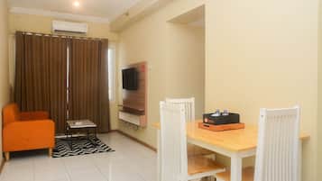 Apartemen, 2 kamar tidur | Makan di kamar