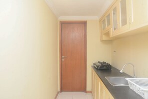 Căn hộ, 2 phòng ngủ | Bếp riêng | Tủ lạnh, bếp nấu, dụng cụ nấu nướng/bát dĩa/dao nĩa, bàn ăn