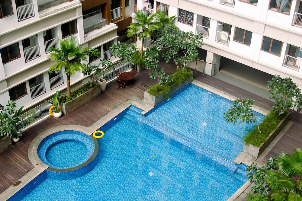 Comfy Studio Apartment at LRT City Jatibening