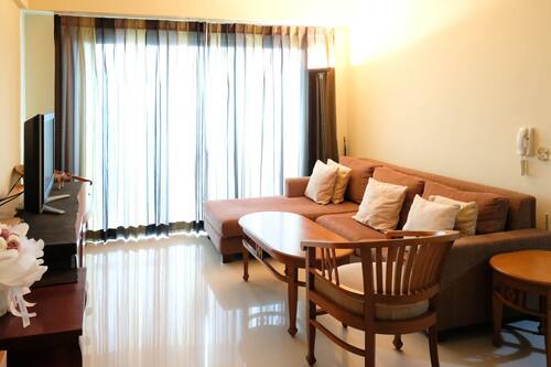 Apartment, 2 Bedrooms | Living area