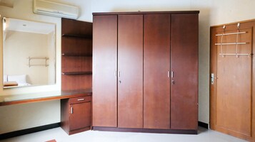 2 habitaciones, decoración personalizada y muebles diferentes 