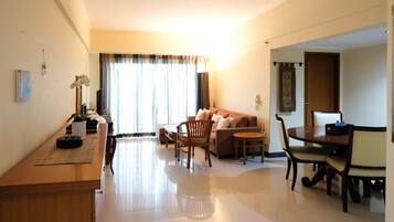 Apartemen, 2 kamar tidur | Area keluarga | TV