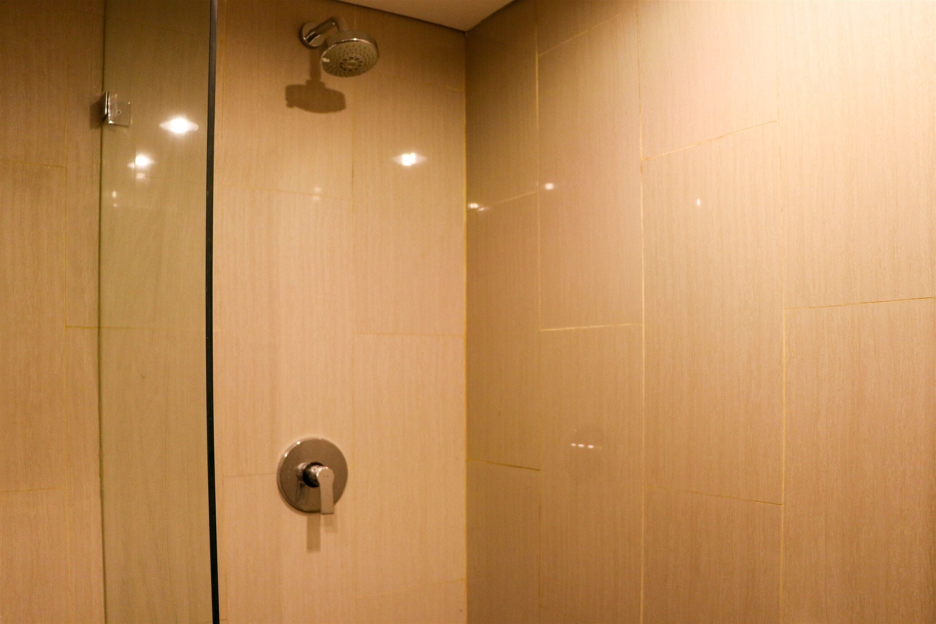Apartment, 1 Bedroom | Bathroom | Shower, free toiletries, towels