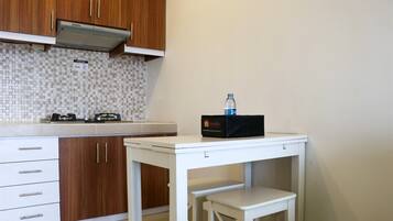 Apartment, 1 Bedroom | In-room dining