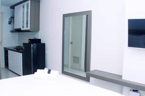 Individually decorated, individually furnished - Simply And Well Design Studio Room At Patraland Urbano Apartment (Bekasi)