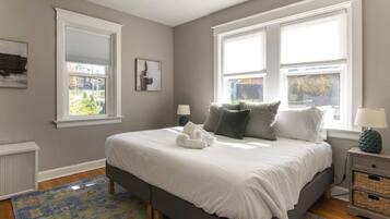 2 bedrooms, desk, iron/ironing board, free WiFi