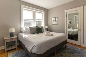 2 bedrooms, desk, iron/ironing board, free WiFi