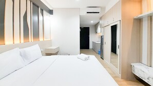Studio | Free WiFi, individually decorated, individually furnished - New Studio At Patraland Amarta Apartment (Ngaglik)