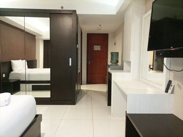 Individually decorated, individually furnished, free WiFi - Luxurious Studio At Mataram City Apartment (Ngaglik)