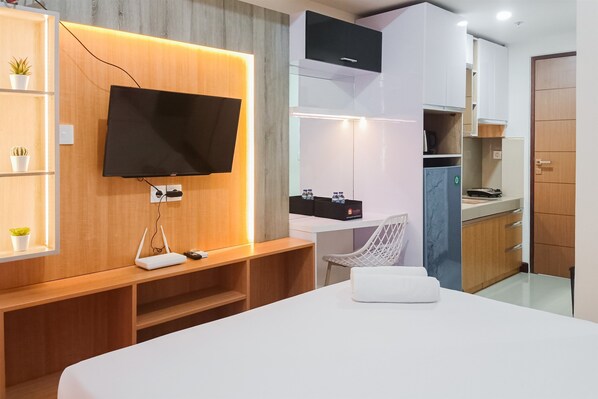 Individually decorated, individually furnished, free WiFi - Comfort Studio Room At Vida View Makassar Apartment (Makassar)