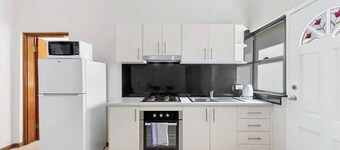 Cheerful three Bedroom house close to City