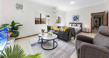 Cheerful three Bedroom house close to City