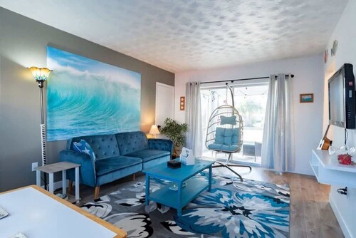 1BR Steps From Beach, Heart of Cocoa Beach!