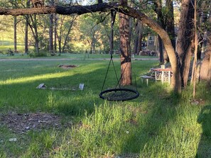 Property grounds - Newly updated bath! Indoor fireplace & Jacuzzi xtra room w kid cot; porch swing (Payson)