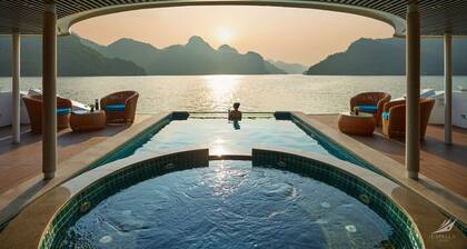 Halong CAPELLACRUISE - Member of Lyra Cruise Collection