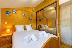 3 bedrooms, WiFi, bed sheets