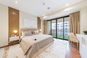 Egyptian cotton sheets, premium bedding, memory foam beds, in-room safe - EDEN'S Homes & Villas - Anantara Palm Residences (Dubai)