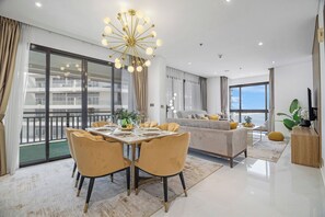 奢华公寓, 2 间卧室, 无烟房, 海景 | 餐厅