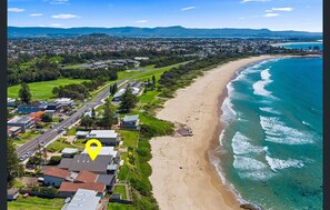 On the beach, beach towels - Absolute Beachfront 4 bedroom luxury property Just 1 & 1/2 hrs south of Sydney (Shellharbour)