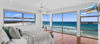Absolute Beachfront 4 bedroom luxury property Just 1 & 1/2 hrs south of Sydney