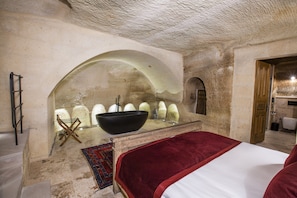 Habitación superior | Sábanas de algodón egipcio, ropa de cama de alta calidad y minibar