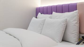 Family Twin Room | Premium bedding, down comforters, desk, laptop workspace