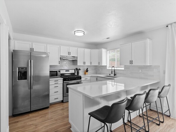 Fridge, microwave, oven, stovetop