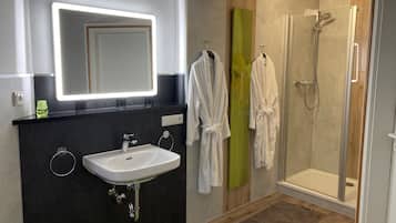 Dusche, Handtücher, Seife, Toilettenpapier