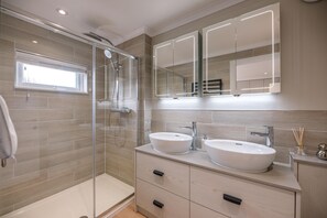 Bathtub - Briargate, Aldeburgh (Aldeburgh)