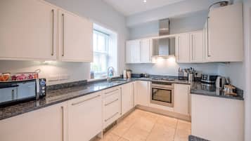 Microwave, oven, stovetop, dishwasher