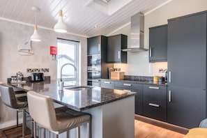 Mikrowelle, Ofen, Herdplatte, Geschirrspüler