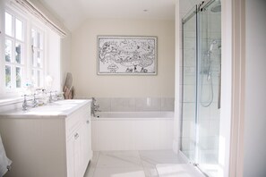 Bathroom - Bittern in Thorpeness Hosted by Air Manage Suffolk (Leiston)