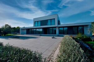 Villa (Four Bedroom Villa with Swimming Pool) | Exterior