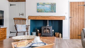 Interior - 3 Vicarage Cottages Bruisyard Air Manage Suffolk (Saxmundham)