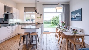 Private kitchen - The Artist's House, Orford (Woodbridge)