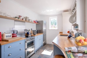 Micro-ondes, plaque de cuisson, lave-vaisselle