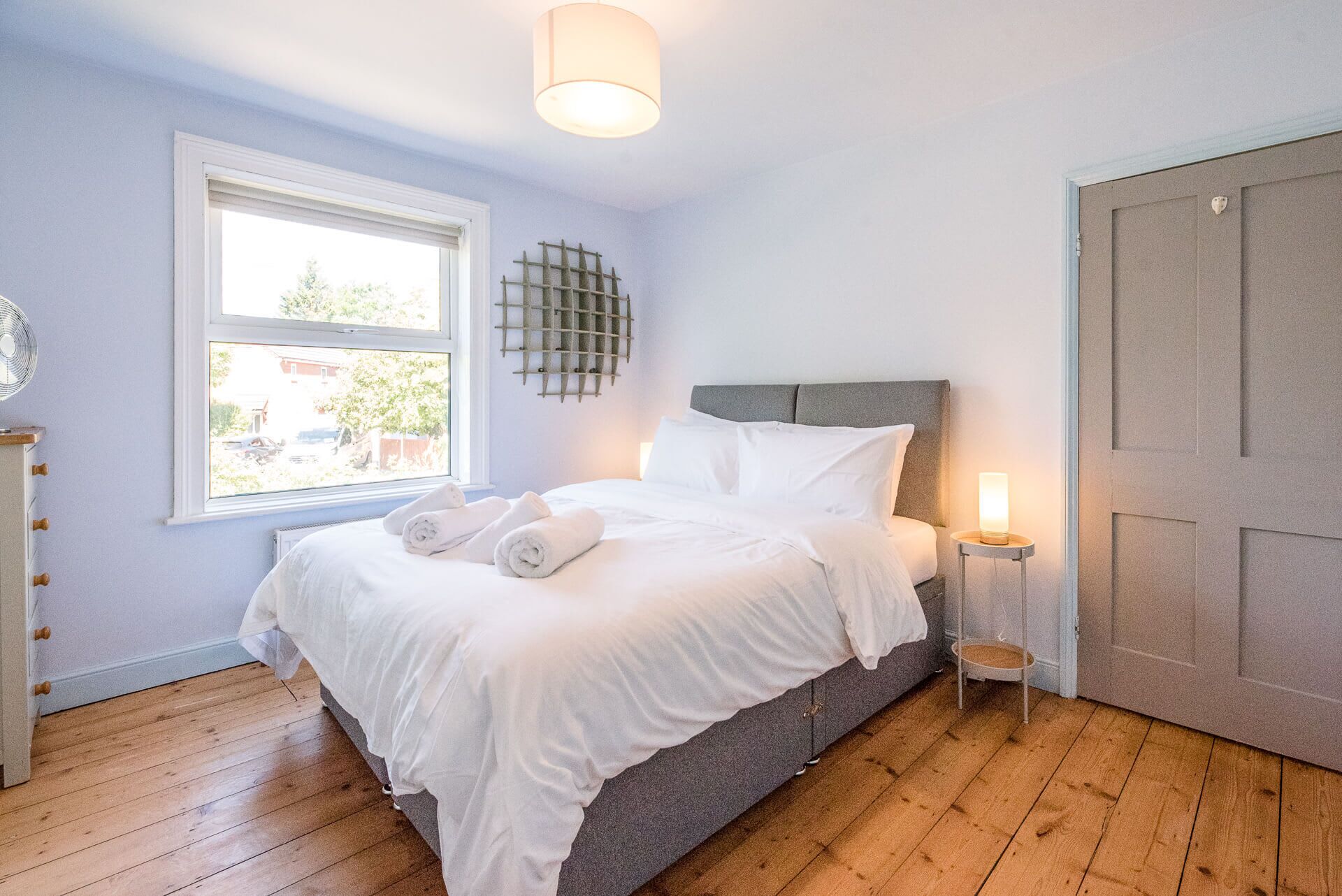 3 bedrooms, laptop workspace, iron/ironing board, bed sheets