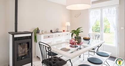 Maison neuve avec jardin 8 couchages CompiĂšgne 10 mn