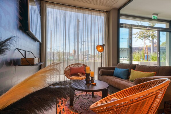 Sala de estar en el lobby