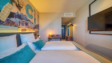 Standard-Doppelzimmer | Allergikerbettwaren, Zimmersafe, Schreibtisch