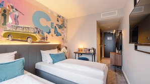 Standard Twin Room | Hypo-allergenic bedding available, in-room safe, desk, laptop workspace - PLAZA INN Ulm (Ulm)