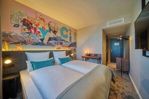 Hypo-allergenic bedding, in-room safe, desk, laptop workspace