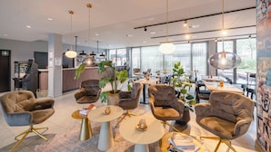 Lobby - PLAZA INN Ulm (Ulm)