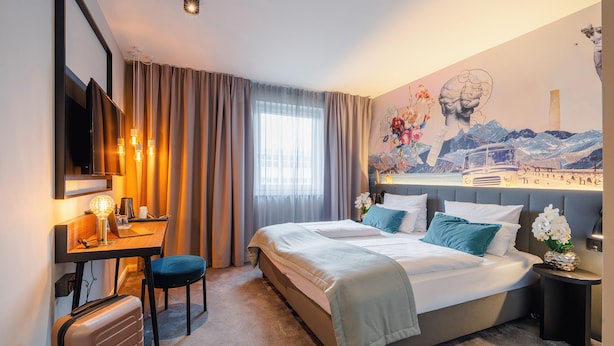 Comfort Double Room | Hypo-allergenic bedding available, in-room safe, desk, laptop workspace - PLAZA INN Ulm (Ulm)