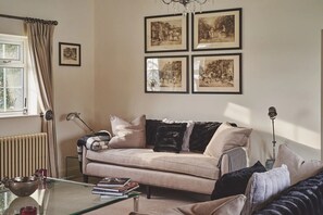 Smart TV, video-game console, books, stereo